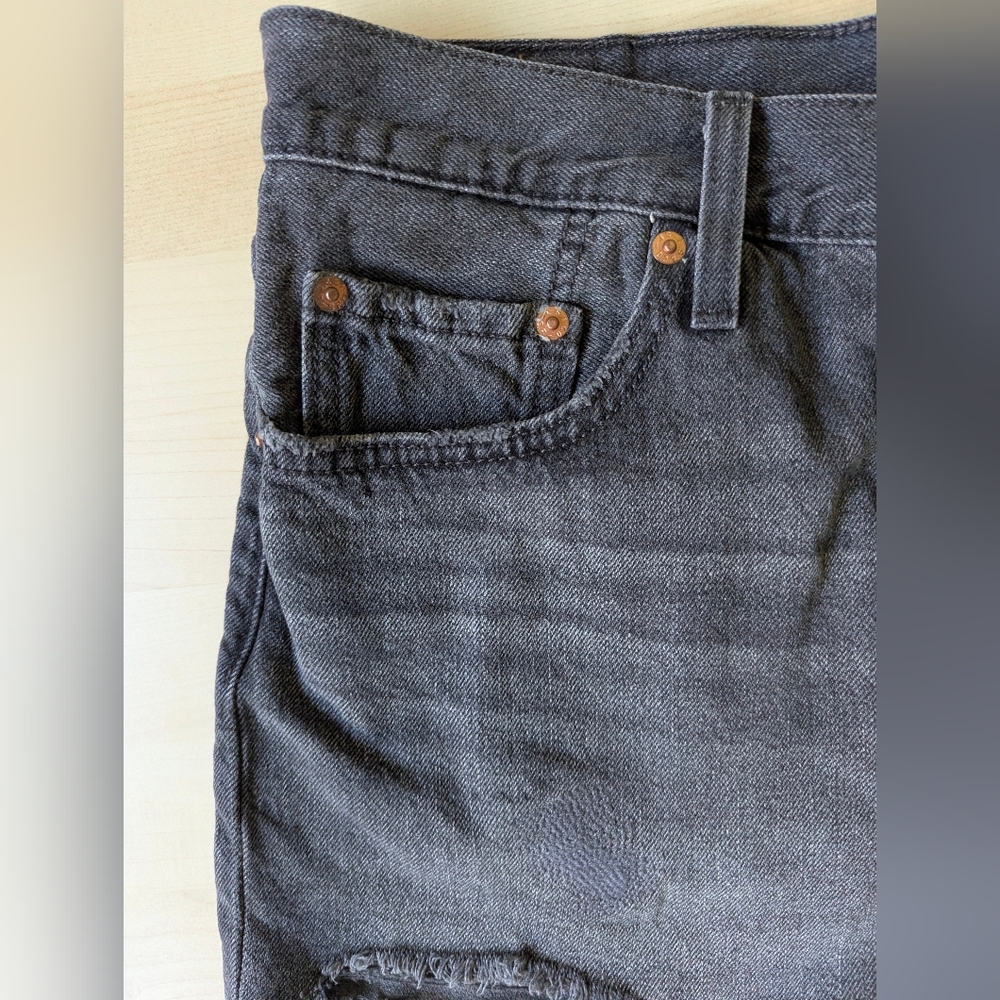LEVI'S 501 Black‎ Distressed Cut Off Denim Shorts - Picture 4 of 16